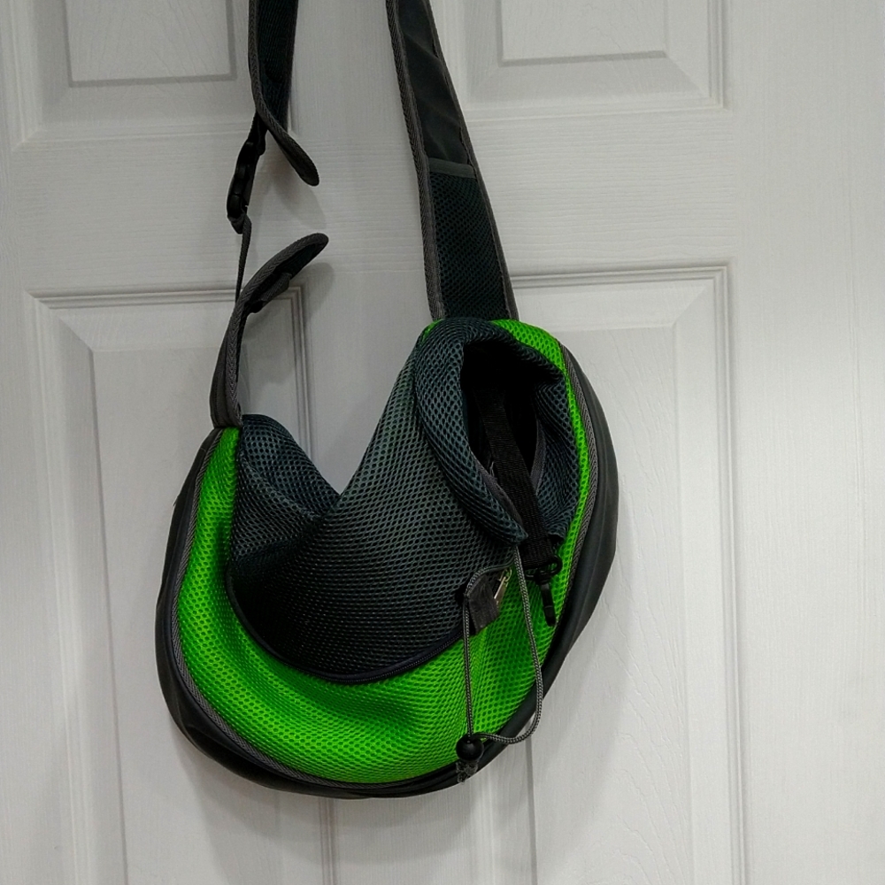 Dog carry bag, grey and green, for a small dog 🐕.
